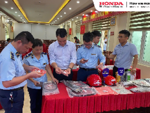 Honda Việt Nam tập huấn kiến thức nhận diện hàng thật, hàng giả.
